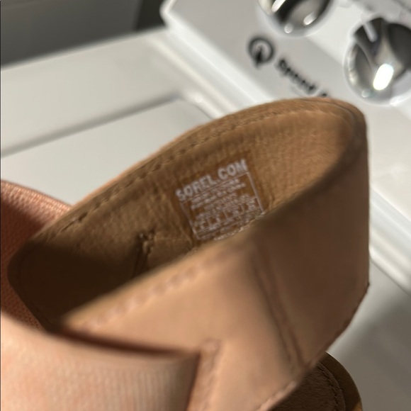 Sorel - Brand NEW Peach Sandals - Picture 6 of 6